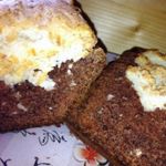 Шоколадный кекс с кокосом.