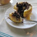 Запеченные яблоки с колбасой