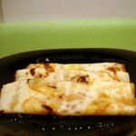 Блинчики с яблочным припёком и кленовым сиропом
