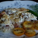 Рыба запеченная с жареным хреном и луком