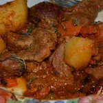 Говядина ,тушеная с овощами в пиве