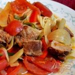 Свинина тушеная с перцем поблано