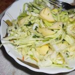 Капустный салат с яблоком