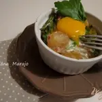 Глазунья в кокотницах с овощами..