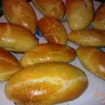 Пирожки с карамелизованным луком и яйцом