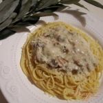 Спагетти с грибным соусом