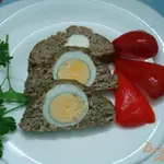 Рулет мясной с яйцами