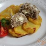 Мясные фрикадельки с сыром фета