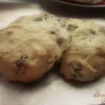 Печенье с кусочками шоколада и орехами