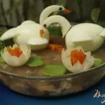 Рыбное заливное с украшением Лебеди
