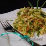 Салат с савойской капустой,морковью и горошком