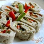 Рулет из индейки с мятным сыром и красным перцем