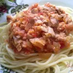 Спагетти с соусом из  горбуши