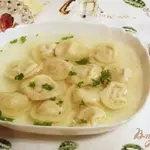 Куриный бульон с пельменями