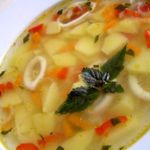 Суп с кальмарами и базиликом