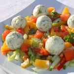 Салат овощной с шариками из феты