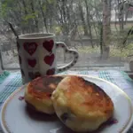 Сырники с вяленой вишней