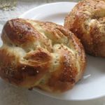 Булки с орехами и корицей