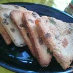 Cantuccini с миндалем, фисташками, изюмом и цукатами
