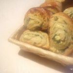 Плюшки с брынзой и чесноком