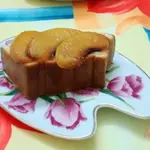Пирог с ломтиками персика