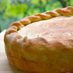 Пирог с начинкой из картофеля, грибов и бекона