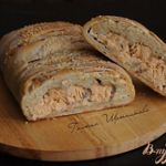 Пирог с форелью и зеленым сыром