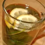 Мятный чай с лимоном и корицей