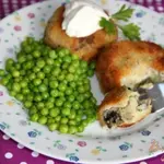 Картофельные котлеты с копчёной скумбрией и грибами