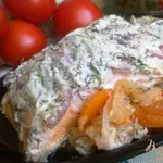 Запеченная форель с овощами под соусом