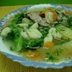 Куриный суп    с брокколи и клёцками.