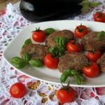 Котлетки из запечёного баклажана с орехами