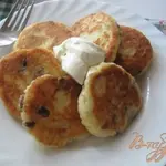 Сырники с изюмом.
