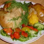 Курочка , фаршированная яблоками и лимоном