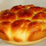 Порционный пирог с яблоками и вялеными вишнями.