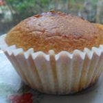 Молочные маффины с абрикосовым джемом