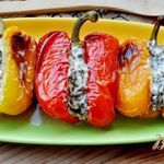 Запечённый перец, фаршированный вешенками и сыром