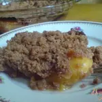 Персиковый пирог с коричной крошкой