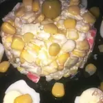 Салат с кукурузой, крабовыми палочками  и рисом