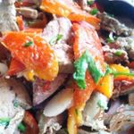 Теплый салат с куриной печенью и запеченым перцем