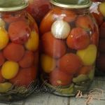 Помидоры с хреном и семенами укропа
