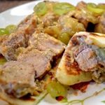 Свиные рёбрышки с виноградом.