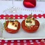 Помидоры, запечённые с козьим сыром
