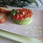 Закуска  из авокадо с томатами