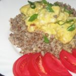Куриное филе в молочно-сырном соусе
