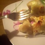 Лумакони с куриным фаршем, запечёные под соусом Бешамель