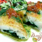 Рыба, фаршированная шпинатом, с горчичным соусом