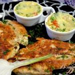 Куриная грудка и яичница в кокотнице.