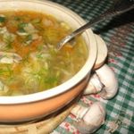 Вегетарианские щи из квашенной капусты с грибами