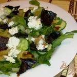 Овощной салат с мягким сыром
